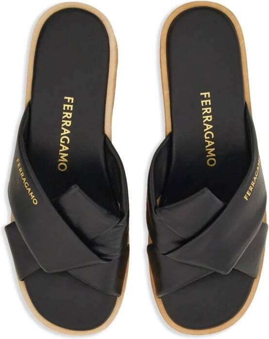 Ferragamo Sandalen met logoprint Zwart