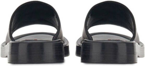 Ferragamo Slippers met gekruiste bandjes Zwart