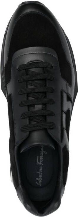 Ferragamo Sneakers met Gancini patch Zwart
