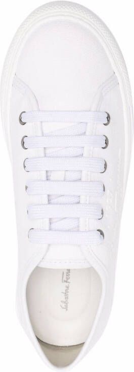 Ferragamo Sneakers met logo-reliëf Wit