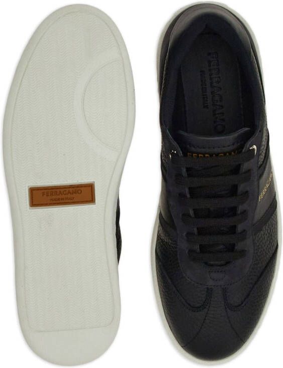 Ferragamo Sneakers met logoprint Zwart