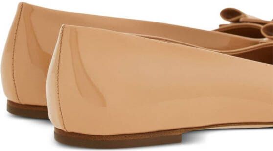 Ferragamo Vara ballerina's met strikdetail Beige