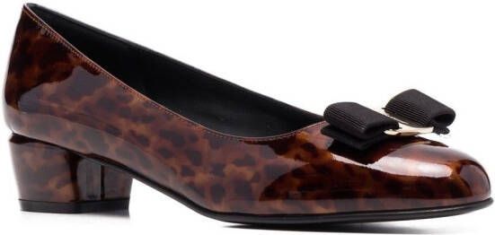 Ferragamo Vara lakleren pumps Bruin