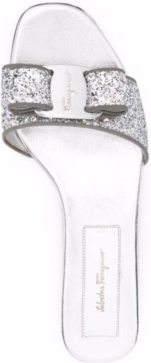 Ferragamo Vara sandalen met strik Zilver