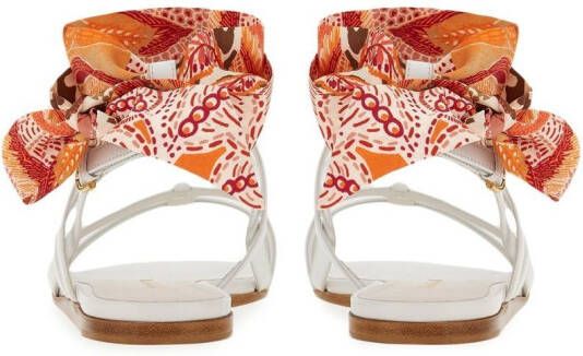 Ferragamo Vara sandalen met veters Wit