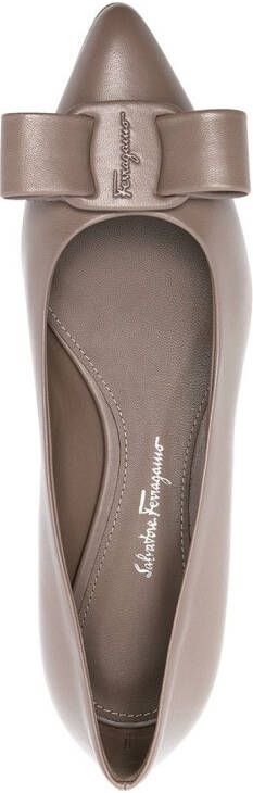 Ferragamo Viva ballerina's met puntige neus Beige
