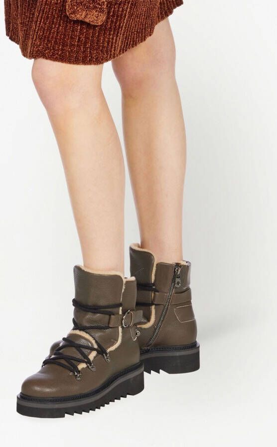 Ferragamo Wandellaarzen met veters Bruin