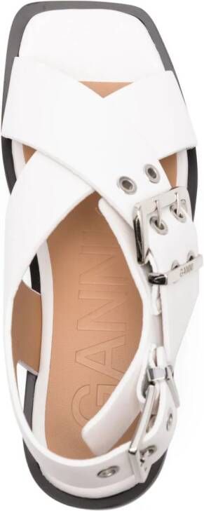 GANNI buckle-fastening crossover sandals Wit