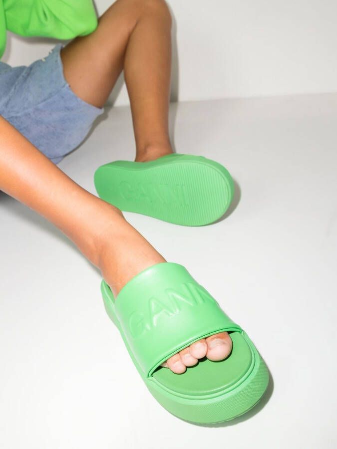 GANNI Slippers met logo-reliëf Groen