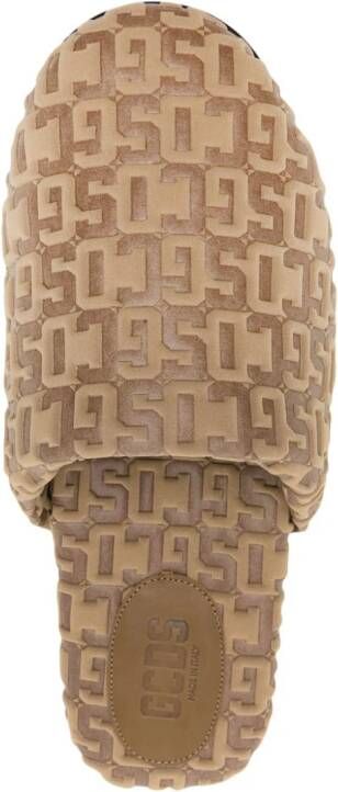 GCDS Slippers met logo-reliëf Bruin