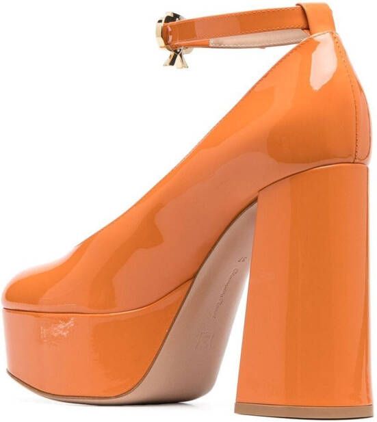 Gianvito Rossi Glanzende pumps Oranje