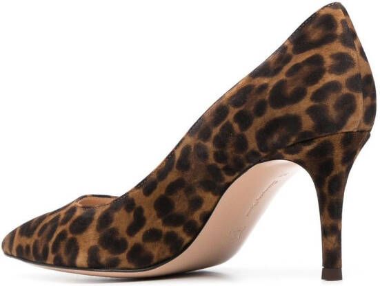 Gianvito Rossi Pumps met luipaardprint Bruin