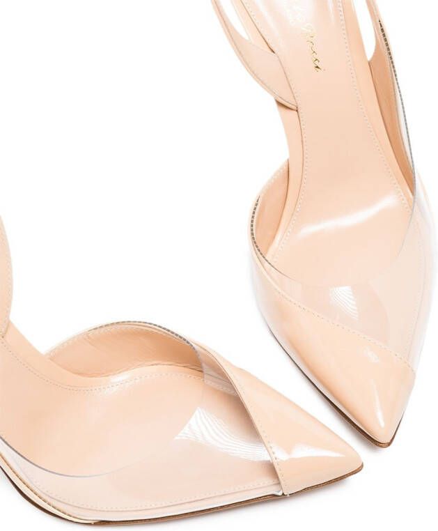 Gianvito Rossi Pumps met puntige neus Beige