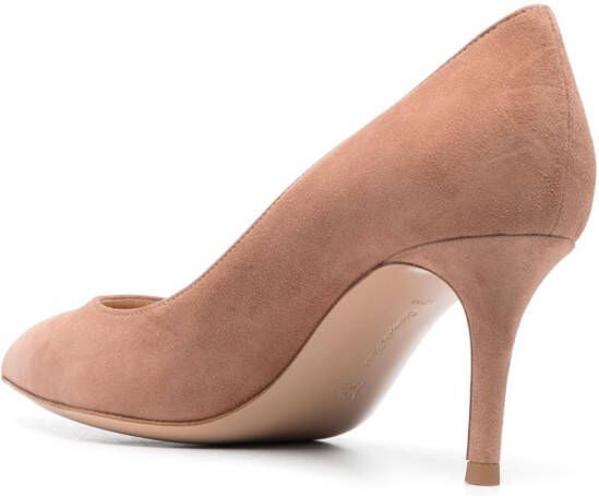 Gianvito Rossi Pumps met puntige neus Beige