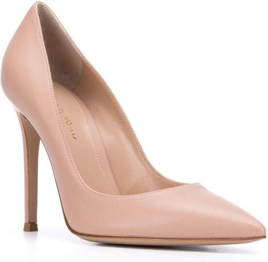 Gianvito Rossi Pumps met puntige neus Beige