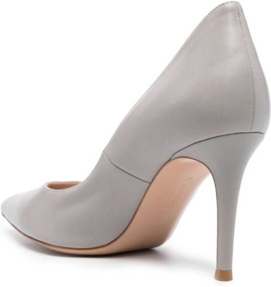 Gianvito Rossi Pumps met puntige neus Grijs