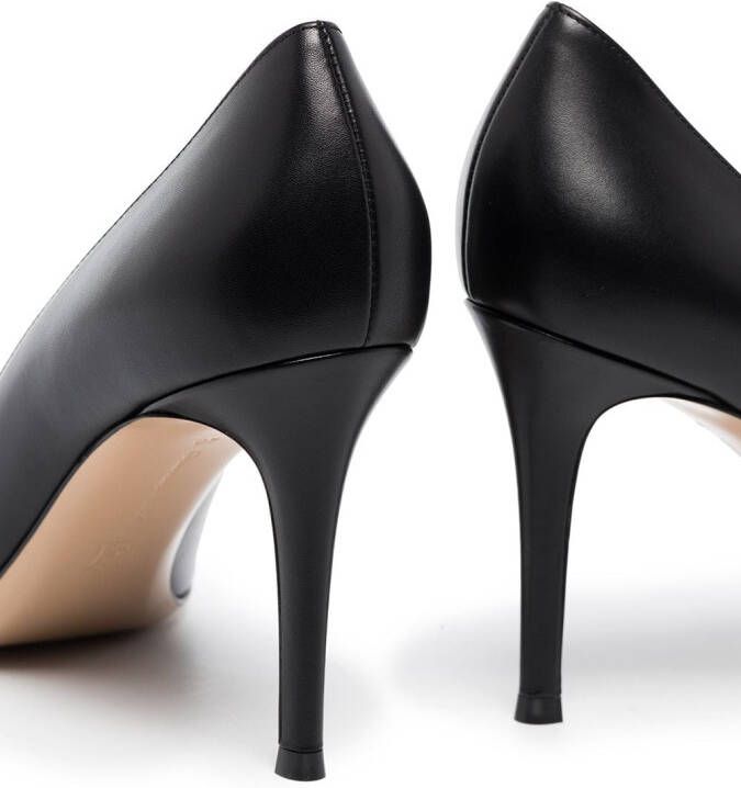 Gianvito Rossi Pumps met puntige neus Zwart