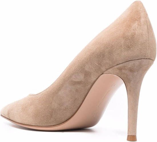 Gianvito Rossi Ricca suède pumps Beige