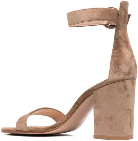 Gianvito Rossi Versilia suède sandalen Bruin