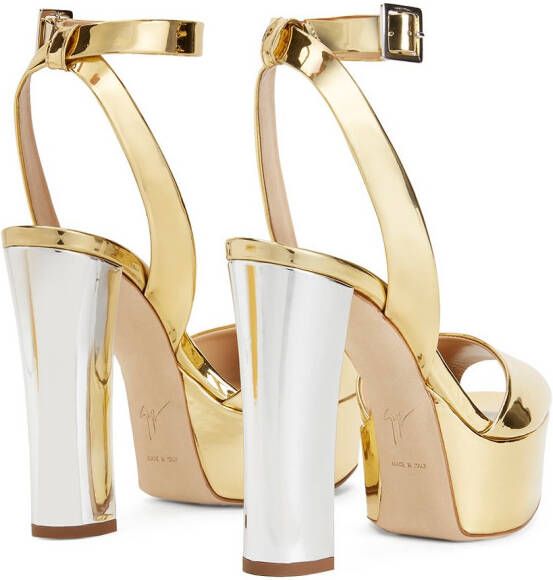 Giuseppe Zanotti Betty sandalen met plateauzool Goud