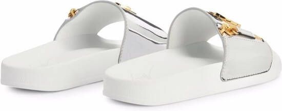 Giuseppe Zanotti Brett slippers met logo Zilver