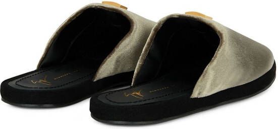 Giuseppe Zanotti Domitille fluwelen slippers Grijs