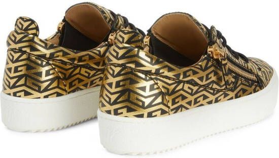 Giuseppe Zanotti Gail sneakers met monogramprint Goud