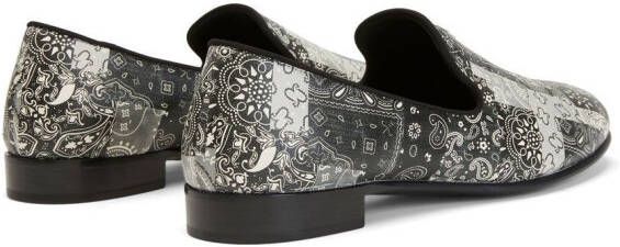 Giuseppe Zanotti Gipsy Lewis loafers met bandanaprint Zwart