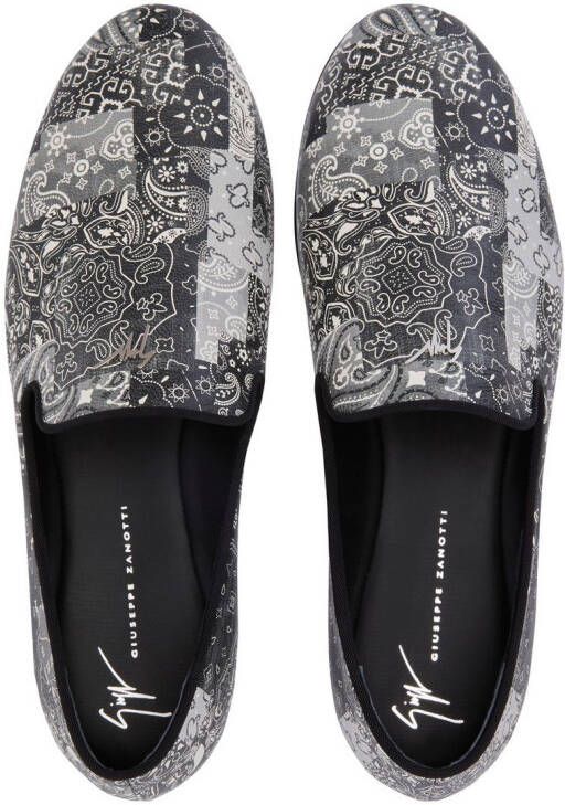 Giuseppe Zanotti Gipsy Lewis loafers met bandanaprint Zwart