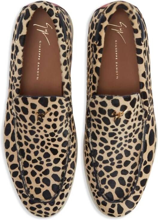 Giuseppe Zanotti Loafers met luipaardprint Beige