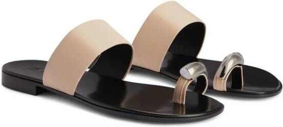 Giuseppe Zanotti Norbert sandalen met bandje Beige