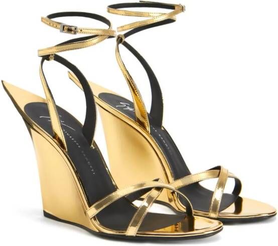 Giuseppe Zanotti Pris sandalen met sleehak Goud