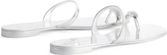 Giuseppe Zanotti Sandalen verfraaid met ring Zilver