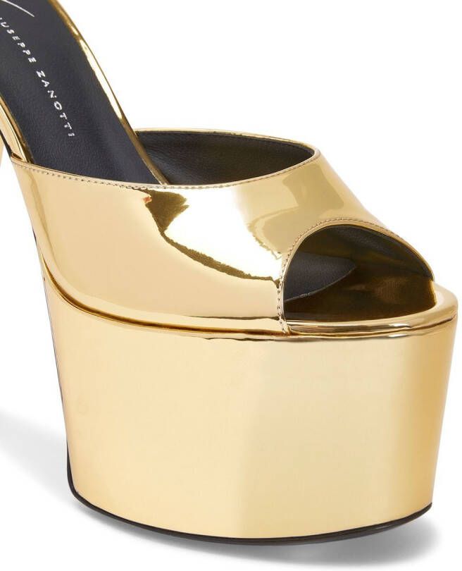 Giuseppe Zanotti Sandalen met plateauzool Goud