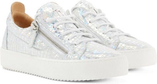 Giuseppe Zanotti Sneakers met krokodillenleer-effect Zilver