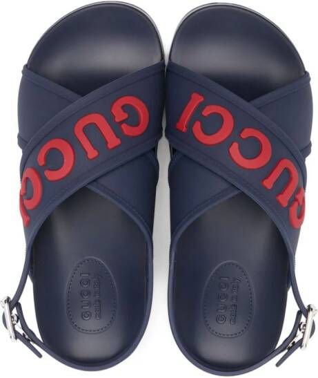 Gucci Kids rubberised-logo flat sandals Blauw