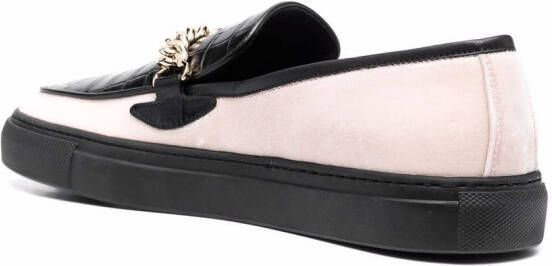 HUMAN RECREATIONAL SERVICES Loafers met kettingdetail Roze