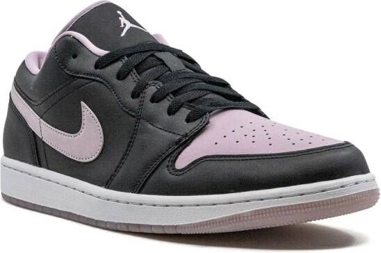Jordan " 1 Low SE Black Iced Lilac sneakers" Zwart