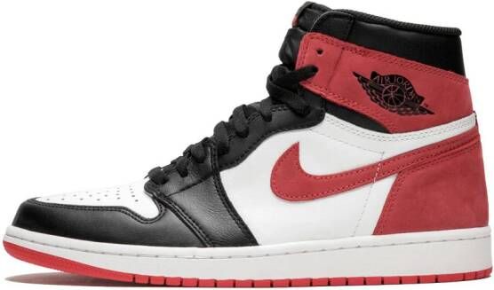 Jordan Air 1 Retro High OG "Team Red" sneakers Zwart