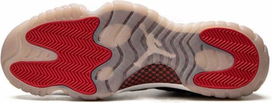 Jordan "Air 11 Low IE Bred sneakers" Zwart