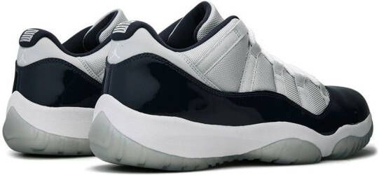 Jordan Air 11 Retro low-top sneakers Grijs