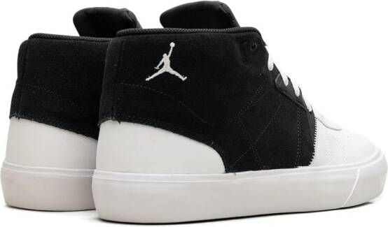 Jordan Air Series Mid "Black White University Red" sneakers Zwart