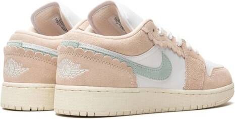 Jordan Kids "Air Jordan 1 Low SE Guava Ice sneakers" Roze