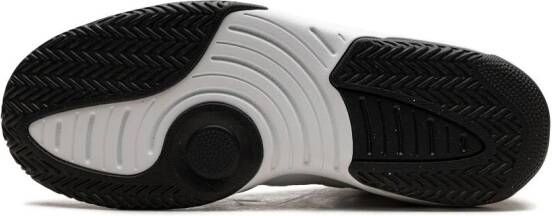 Jordan "Max Aura Infrared 23 sneakers" Zwart