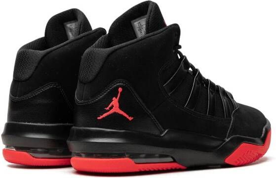 Jordan "Max Aura Infrared sneakers" Zwart