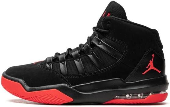 Jordan "Max Aura Infrared sneakers" Zwart