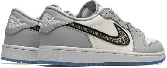 Jordan x Dior Air 1 low-top sneakers Grijs