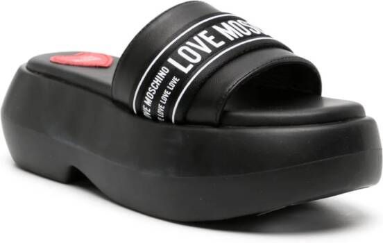 Love Moschino Slippers met plateauzool Zwart