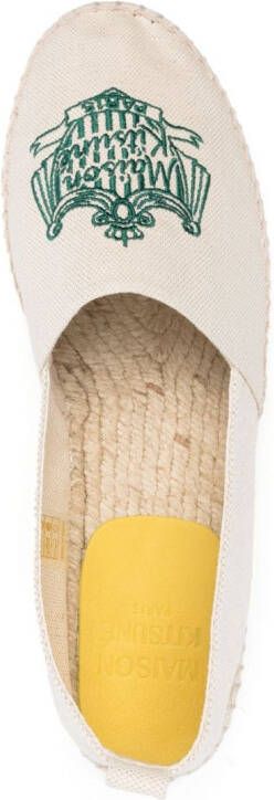 Maison Kitsuné Espadrilles met geborduurd logo Beige