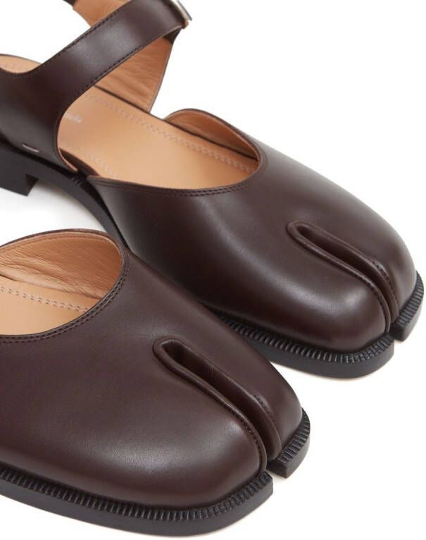 Maison Margiela Tabi ankle-strap leather sandals Bruin